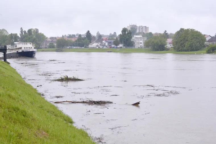 Vodostaji padaju, ali mnoga područja su jo&scaron; uvijek poplavljena