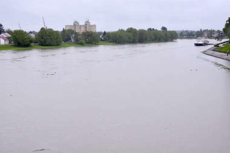 Vodostaji padaju, ali mnoga područja su jo&scaron; uvijek poplavljena