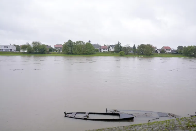 Vodostaji padaju, ali mnoga područja su jo&scaron; uvijek poplavljena