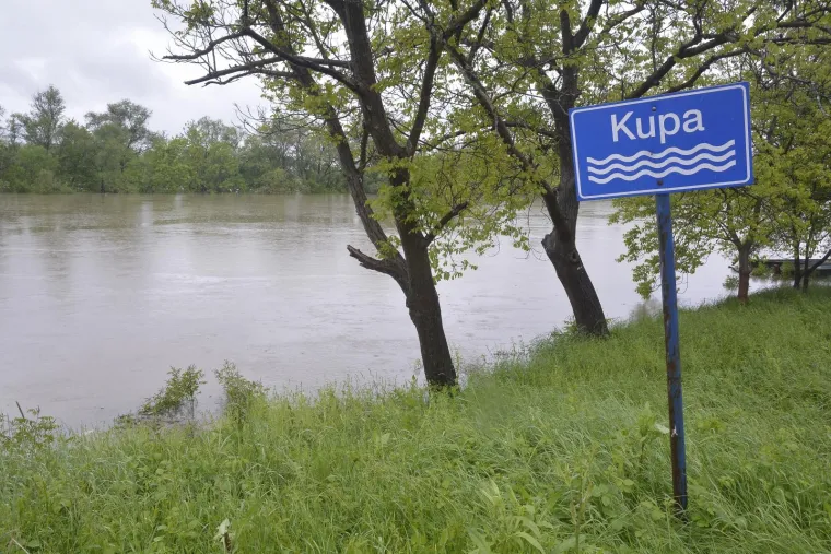 Vodostaji padaju, ali mnoga područja su jo&scaron; uvijek poplavljena