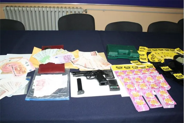 U velikoj policijskoj akciji 'TOTAL' uhićena 21 osoba: Pronađeno vi&scaron;e kilograma droge, laboratoriji, novac...