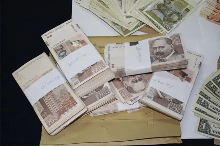 U velikoj policijskoj akciji 'TOTAL' uhićena 21 osoba: Pronađeno vi&scaron;e kilograma droge, laboratoriji, novac...