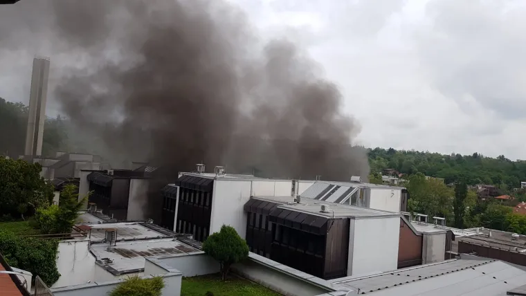 Crni, gusti dim &scaron;iri se Ksaverom: Gori hrvatska agencija za malo gospodarstvo