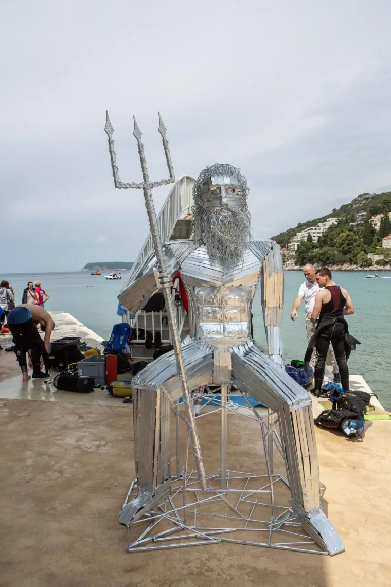U Dubrovniku održana velika akcija či&scaron;ćenja podmorja: Pogledajte &scaron;to su sve ronioci izvukli na obalu!