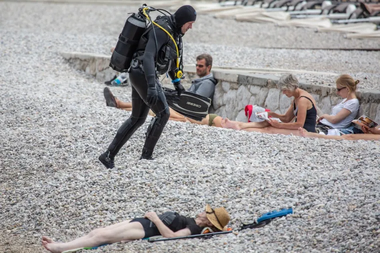 U Dubrovniku održana velika akcija či&scaron;ćenja podmorja: Pogledajte &scaron;to su sve ronioci izvukli na obalu!