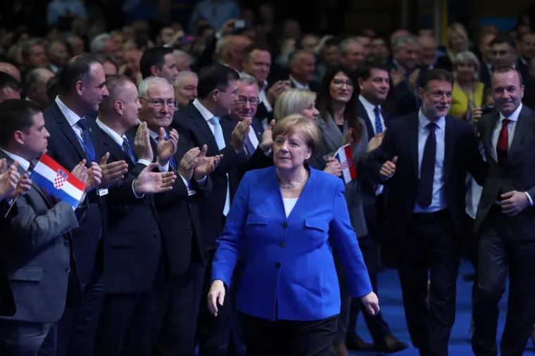 Plenković 'urlao' o snazi HDZ-a, Merkel: 'Živjela sam u diktaturi i nisam mogla doći u Jugoslaviju'