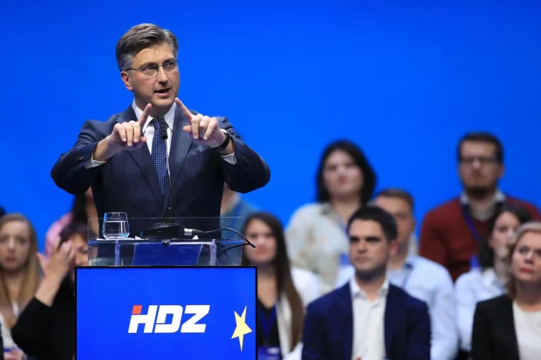 Plenković 'urlao' o snazi HDZ-a, Merkel: 'Živjela sam u diktaturi i nisam mogla doći u Jugoslaviju'