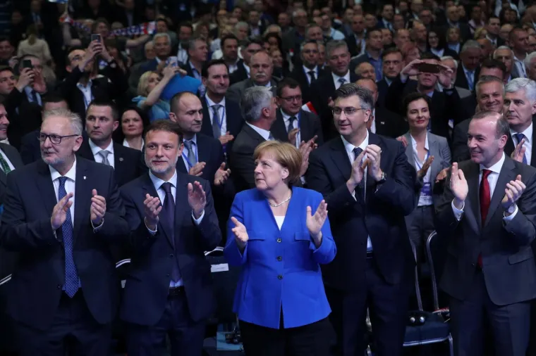 Plenković 'urlao' o snazi HDZ-a, Merkel: 'Živjela sam u diktaturi i nisam mogla doći u Jugoslaviju'