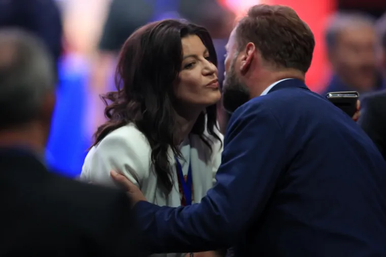 Plenković 'urlao' o snazi HDZ-a, Merkel: 'Živjela sam u diktaturi i nisam mogla doći u Jugoslaviju'