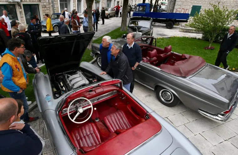 Imoćani idu po Guinnessov rekord sa stilom: Pokušat će okupiti više od 2000 Mercedesa