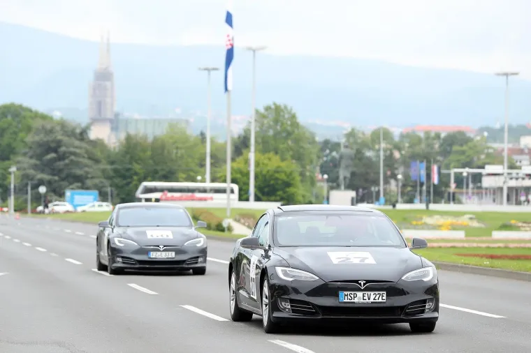Zagreb prvi u svijetu! Pogledajte najti&scaron;u automobilističku utrku ikad održanu
