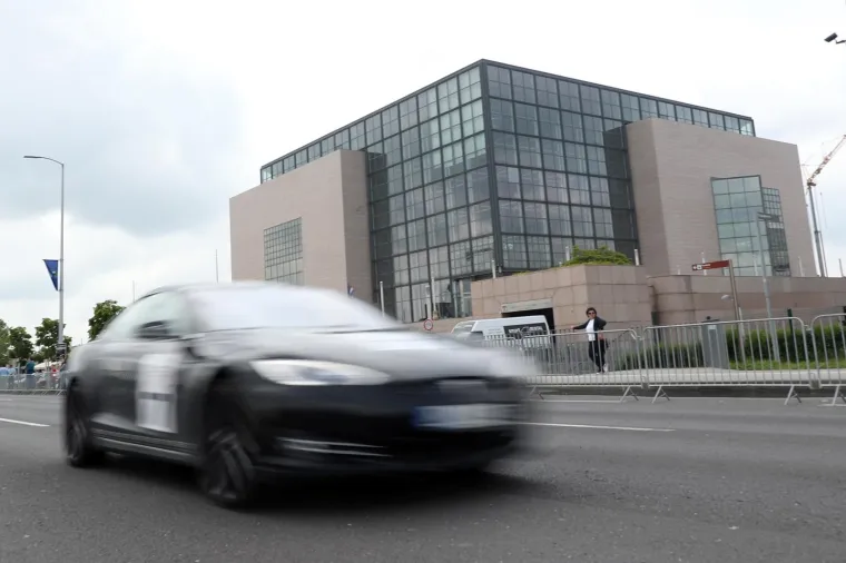 Zagreb prvi u svijetu! Pogledajte najti&scaron;u automobilističku utrku ikad održanu