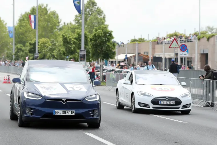 Zagreb prvi u svijetu! Pogledajte najti&scaron;u automobilističku utrku ikad održanu