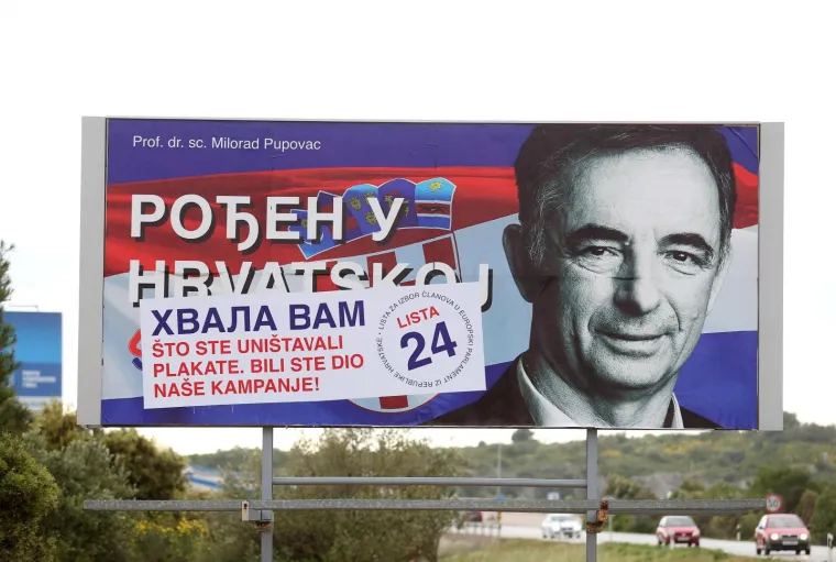 PUPOVAC ZAHVALIO NA UNIŠTENIM PLAKATIMA, VANDALI NISU DUGO ČEKALI: Opet osvanuli ustaški simboli i gnjusne prijetnje
