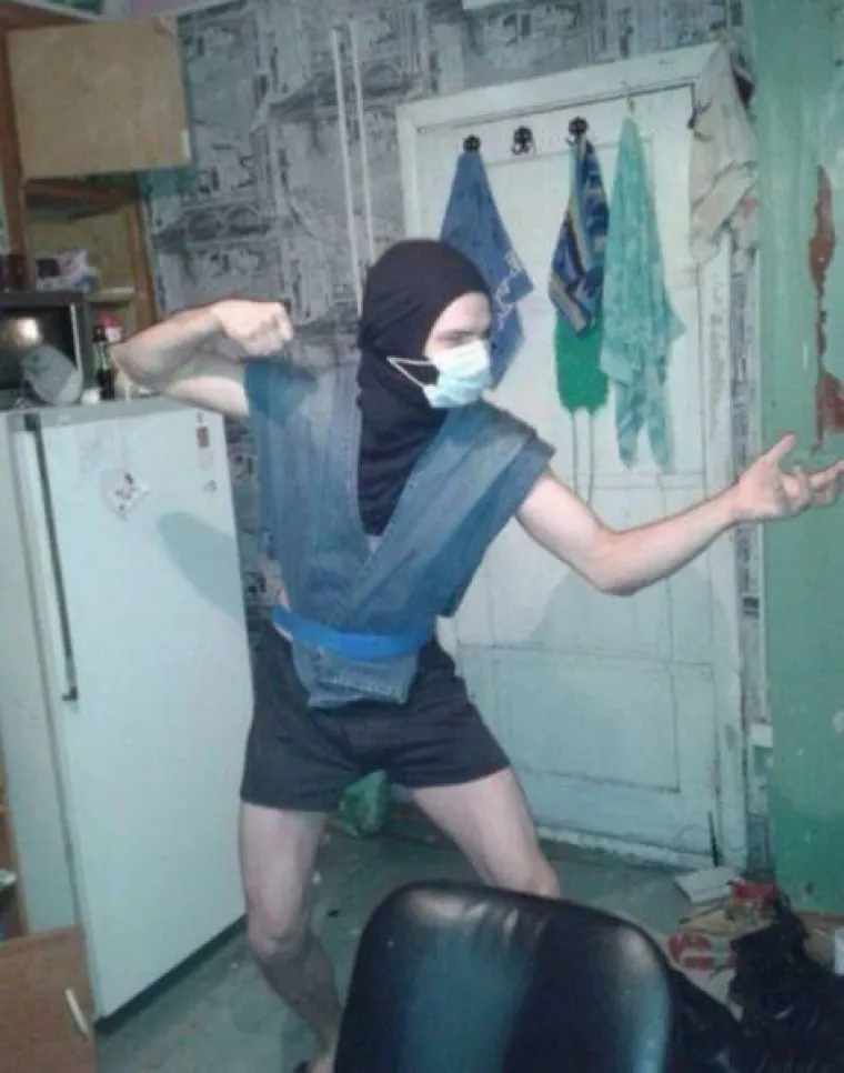 ČIME IH HRANE DA ODRASTU U OVO? S obzirom da je u pitanju Rusija, vjerojatno votkom...