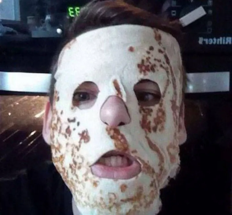 ČIME IH HRANE DA ODRASTU U OVO? S obzirom da je u pitanju Rusija, vjerojatno votkom...