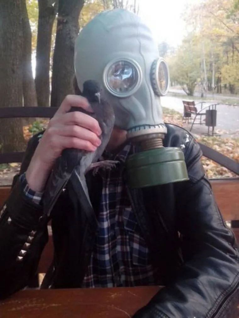 ČIME IH HRANE DA ODRASTU U OVO? S obzirom da je u pitanju Rusija, vjerojatno votkom...