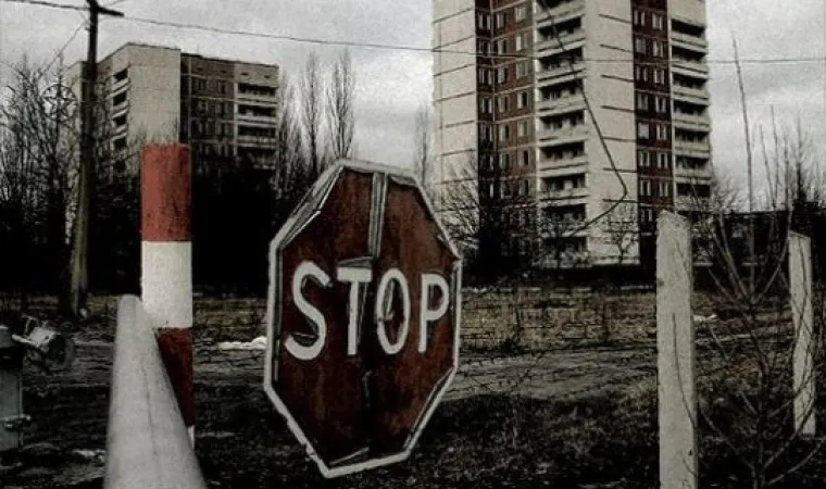 Oko 30.000 ljudi bilo je u okolici nuklearke Černobil kada je 26. travnja 1986. eksplodirao reaktor. Oni koji su bili izloženi radijaciji ozračeni su jačinom od 45 rema &scaron;to je podjednako radioaktivnosti kojoj su bili izloženi preživjeli u Hiroshimi nakon atomske bombe 1945. Iako količina zračenja od 45 rema nije dovoljna za radijacijsku bolest (javlja se s 200 rema), podiže opasnost od obolijevanja od raka za 1,8 posto.