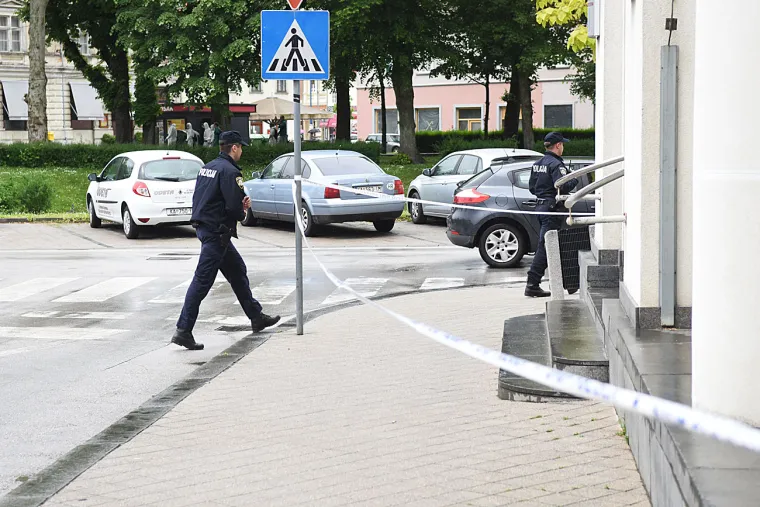 Razbojnik opljačkao banku: 'Bio je potpuno u crnom s maskom na glavi, preskočio pult i izvadio pištolj'