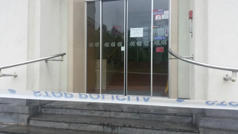 Razbojnik opljačkao banku: 'Bio je potpuno u crnom s maskom na glavi, preskočio pult i izvadio pištolj'