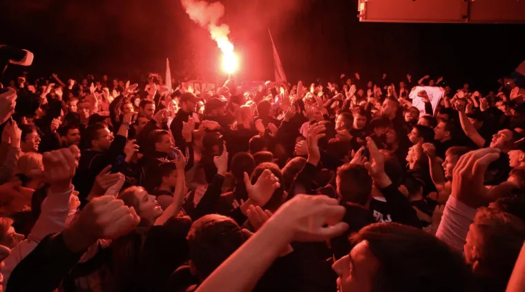 Vi&scaron;e od tisuću navijača na Poljudu: Torcida spektakularno dočekala pionire Hajduka!