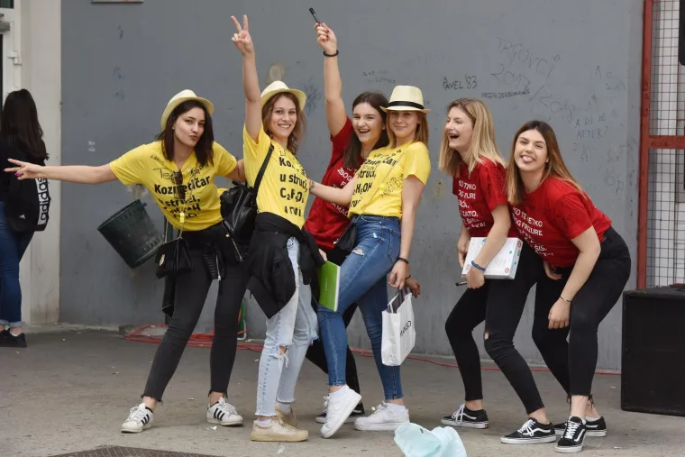 &Scaron;ibenski maturanti danas se od srednjo&scaron;kolskih klupa opra&scaron;taju tradicionalnom norijadom.