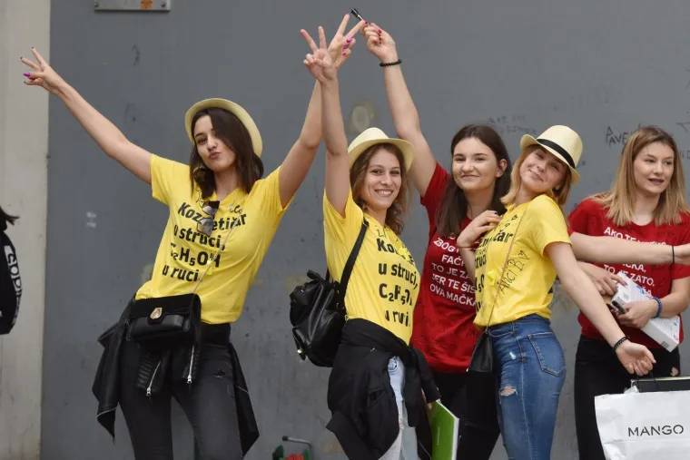 &Scaron;ibenski maturanti danas se od srednjo&scaron;kolskih klupa opra&scaron;taju tradicionalnom norijadom.