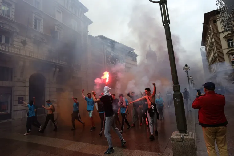 Ludilo za kraj: Pogledajte kako su hrvatski srednjo&scaron;kolci proslavili zadnji dan &scaron;kole
