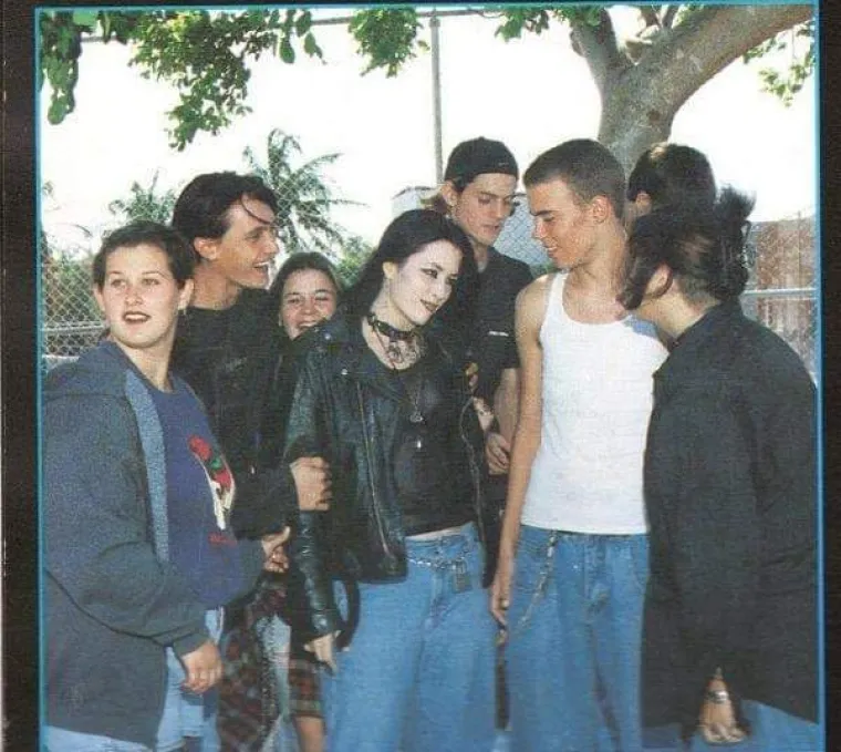 SVI SMO KROZ TO PRO&Scaron;LI, I, DA, BILO JE SRAMOTNO: Urnebesne fotografije biv&scaron;ih tinejdžera