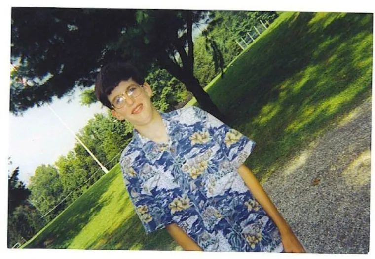 SVI SMO KROZ TO PRO&Scaron;LI, I, DA, BILO JE SRAMOTNO: Urnebesne fotografije biv&scaron;ih tinejdžera