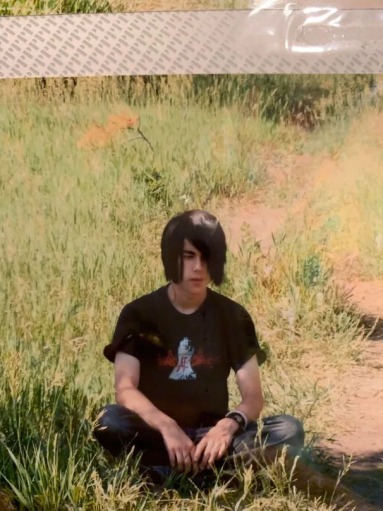 SVI SMO KROZ TO PRO&Scaron;LI, I, DA, BILO JE SRAMOTNO: Urnebesne fotografije biv&scaron;ih tinejdžera