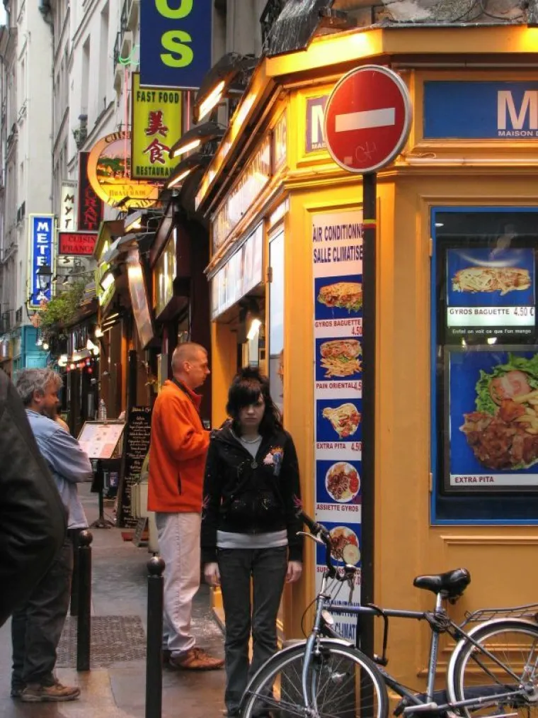 SVI SMO KROZ TO PRO&Scaron;LI, I, DA, BILO JE SRAMOTNO: Urnebesne fotografije biv&scaron;ih tinejdžera