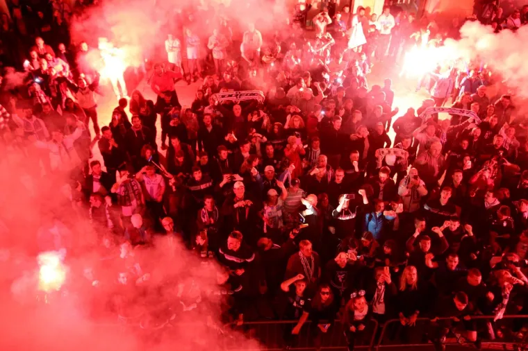 Riječani noćas nisu spavali: Spektakularnom bakljadom navijači dočekali osvajače Kupa