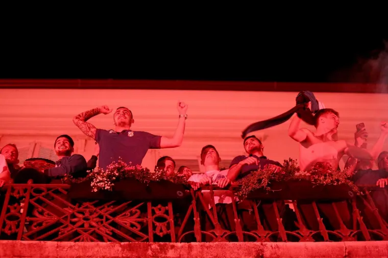 Riječani noćas nisu spavali: Spektakularnom bakljadom navijači dočekali osvajače Kupa