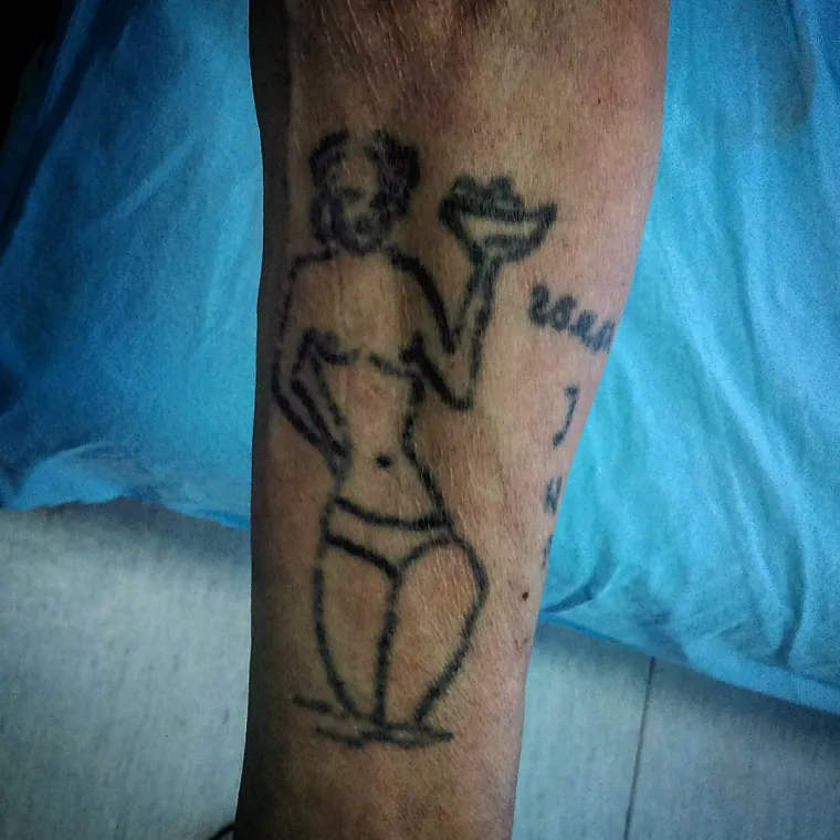 JNA tetovaže, imena djevojaka... Evo kako danas izgledaju plavozelene uspomene iz nekog pro&scaron;log doba