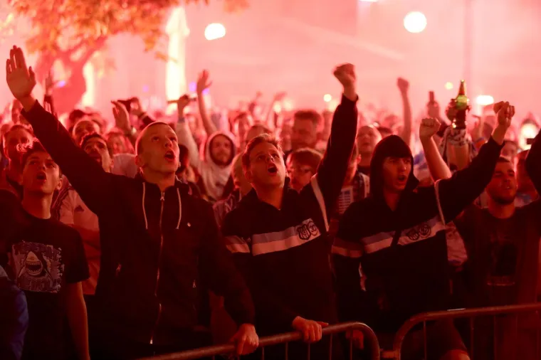 IGRAČI SLAVILI UZ BAKLJE, MIŠKOVIĆ TAKOĐER U EPICENTRU LUDILA: Sunce se vratilo na Kvarner