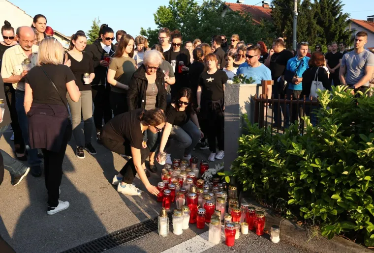 Stanovnici Blata okupili se na mirnom prosvjedu i položili lampa&scaron;e na mjesto nesreće