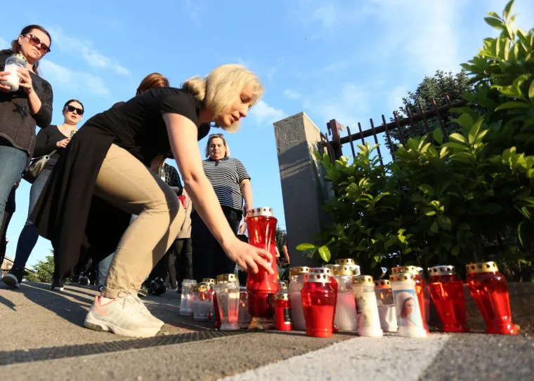 Stanovnici Blata okupili se na mirnom prosvjedu i položili lampa&scaron;e na mjesto nesreće