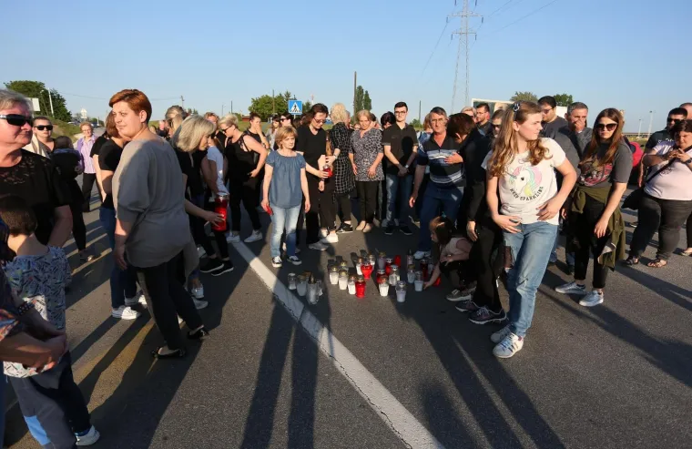 Stanovnici Blata okupili se na mirnom prosvjedu i položili lampa&scaron;e na mjesto nesreće
