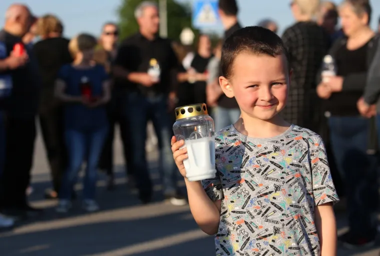 Stanovnici Blata okupili se na mirnom prosvjedu i položili lampa&scaron;e na mjesto nesreće