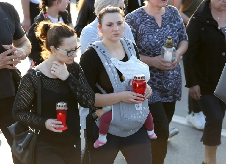 Stanovnici Blata okupili se na mirnom prosvjedu i položili lampa&scaron;e na mjesto nesreće