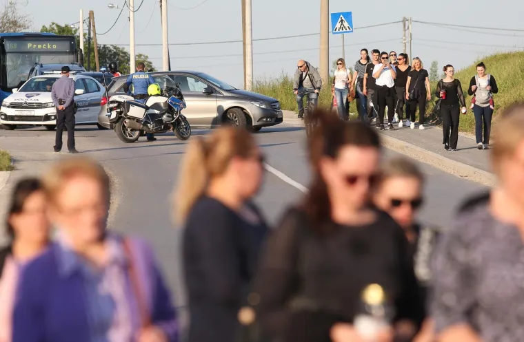 Stanovnici Blata okupili se na mirnom prosvjedu i položili lampa&scaron;e na mjesto nesreće