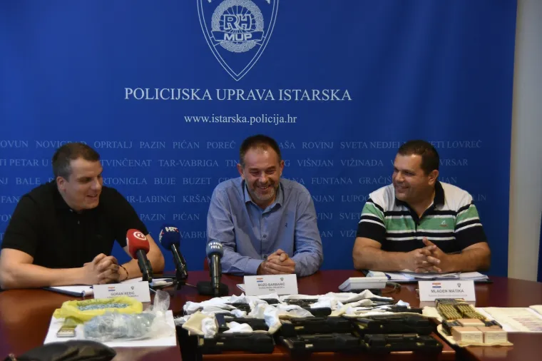 &Scaron;estero uhićenih stari znanci policije: U akciji Batana zaplijenili veće količine droge i oružja