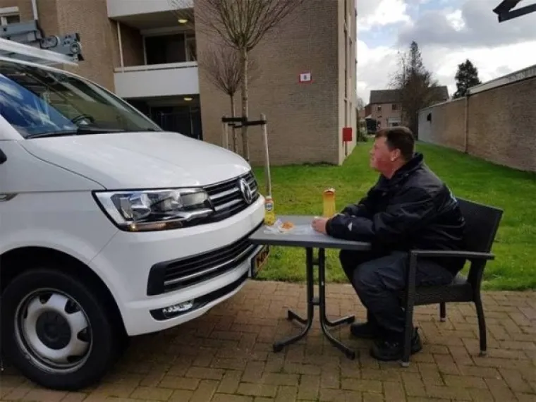 Nije im lako, ali barem nisu izgubili smisao za humor