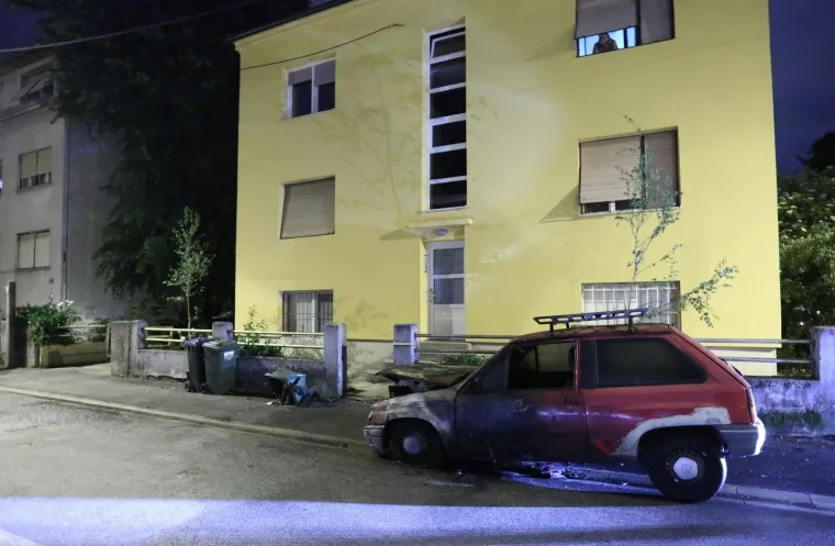 23.05.2019., Zagreb - Zapaljen automobil u ulici Jurja Dobrile na zagrebačkoj Tre&scaron;njevci. Photo: Marko Prpic/PIXSELL