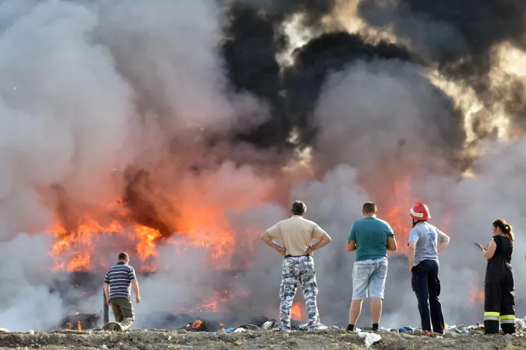Veliki požar u Međimurju! ŽC 112: 'Zatvarajte prozore i zadržavajte se u zatvorenom'