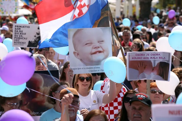 Tisuće na splitskom 'Hodu za život': 'Ja nisam nakupina stanica!'