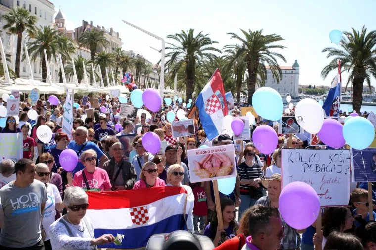 Tisuće na splitskom 'Hodu za život': 'Ja nisam nakupina stanica!'