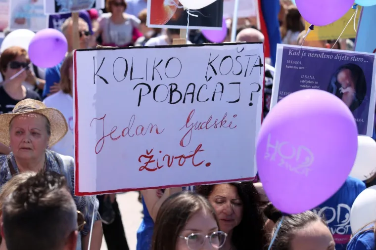 Tisuće na splitskom 'Hodu za život': 'Ja nisam nakupina stanica!'