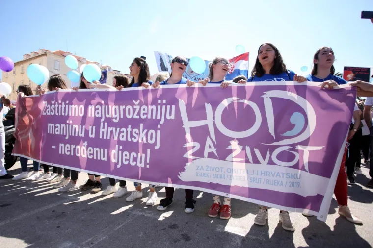 Tisuće na splitskom 'Hodu za život': 'Ja nisam nakupina stanica!'